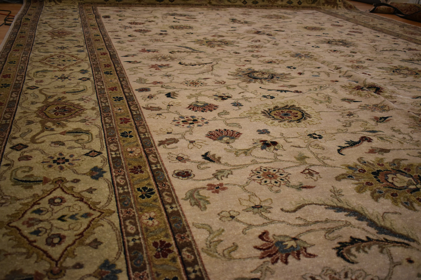 Indian Peshawar - 12.5x18.3 - M6258