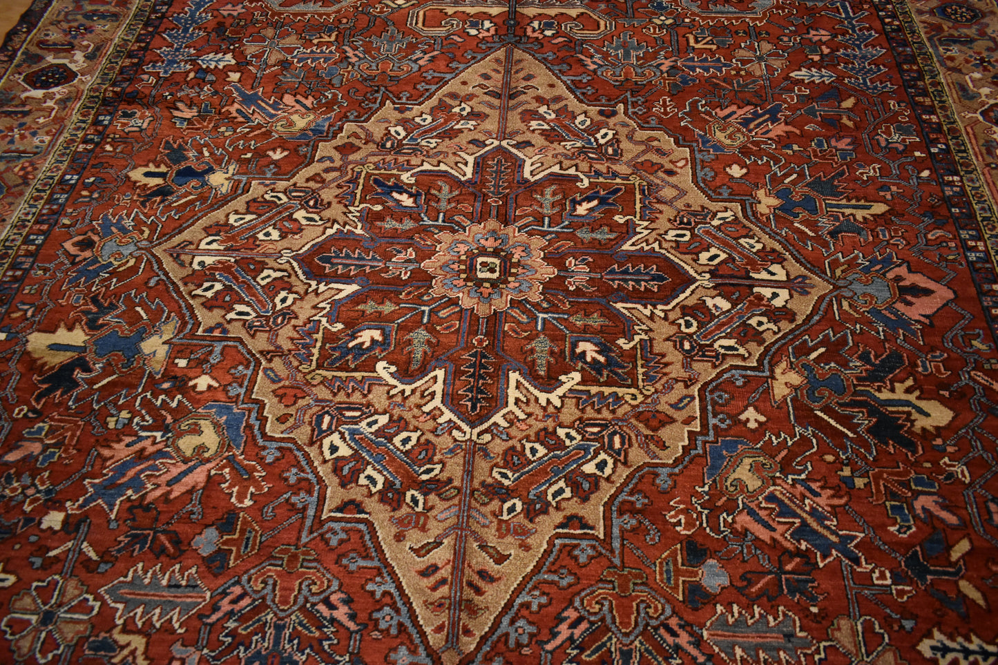 Persian Heriz - 9.6x18.7 - 32022