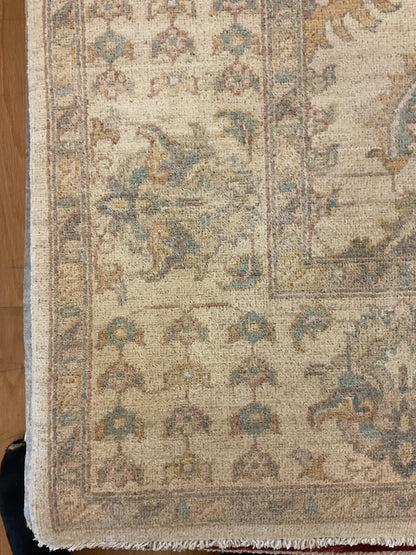 Pakistani Peshawar Rug, 8'1" x 10'3", in beige, gold, grey and ivory - photo 2