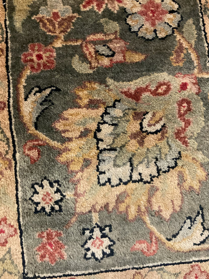 Indian Agra Jaipur Rug, 8' x 10', in beige, gold, green and red - photo 3