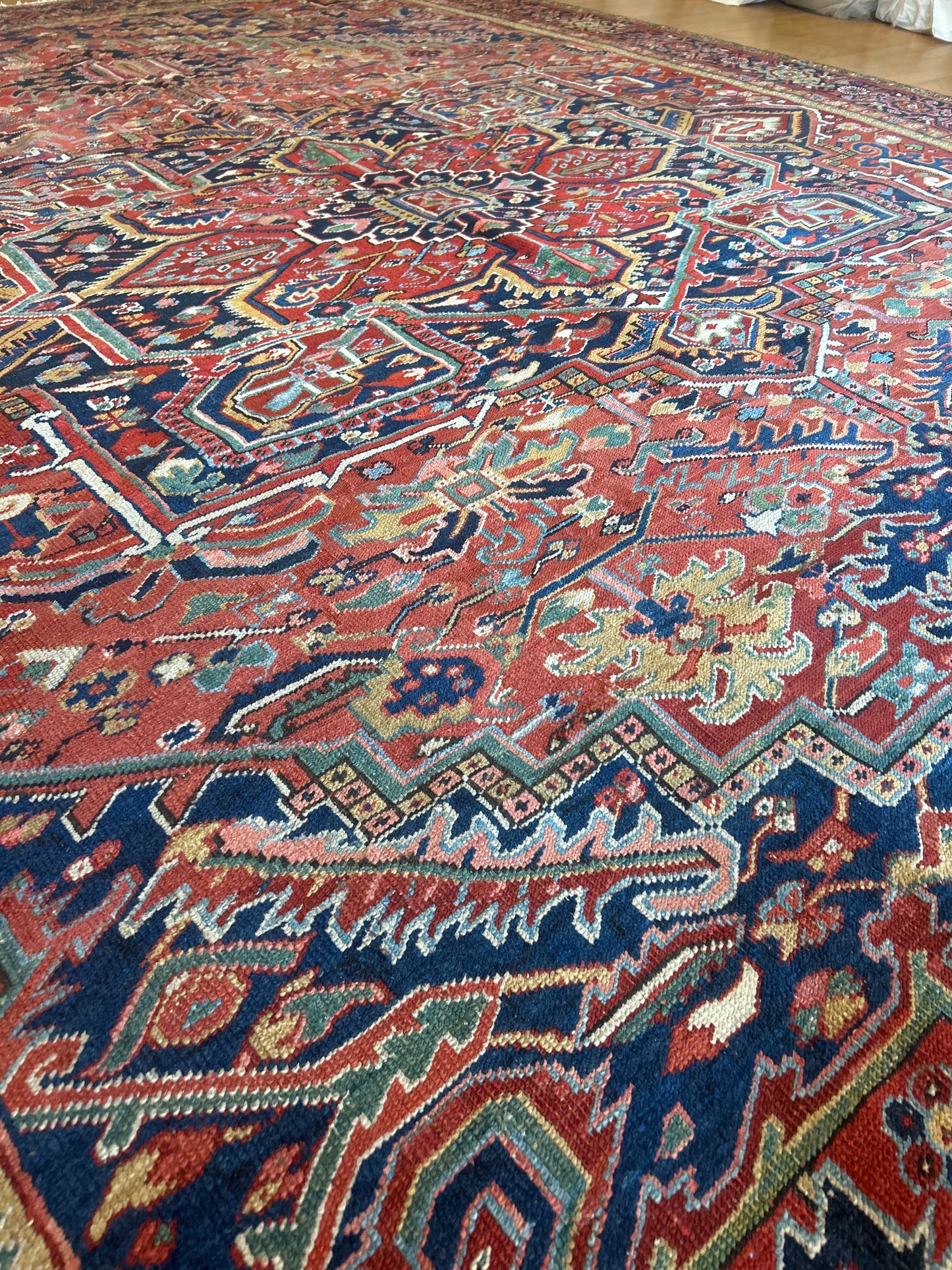 Persian Heriz - 10.5x13.3 - Z22589
