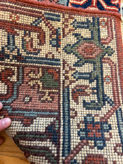 Indian Heriz Runner, 2'7" x 9'10", in ivory, navy, rust and teal - photo 2