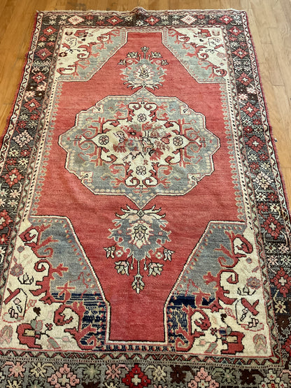 Vintage Turkish Anatolian Rug, 4'9" x 7'9", in black, grey, ivory and red - photo 2