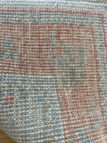 Turkish Oushak Rug, 2'3" x 3'7", in cream, peach, pink and teal - photo 4