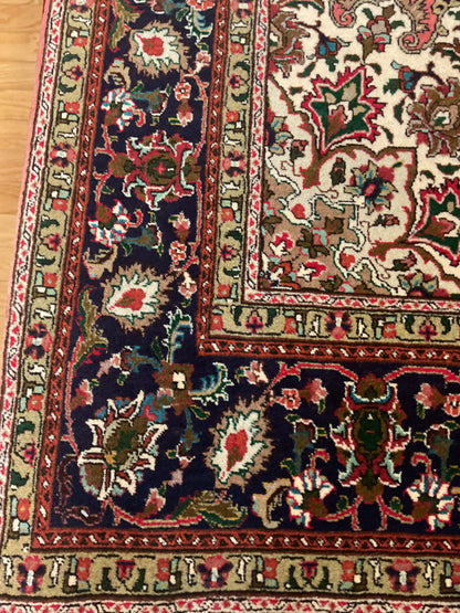 Persian Tabriz Rug, 6'7" x 9'11", in green, ivory, navy and salmon - photo 2