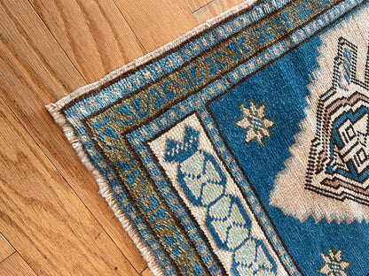 Vintage Turkish Anatolian Rug, 1'8" x 3'6", in blue, ivory and navy - photo 3
