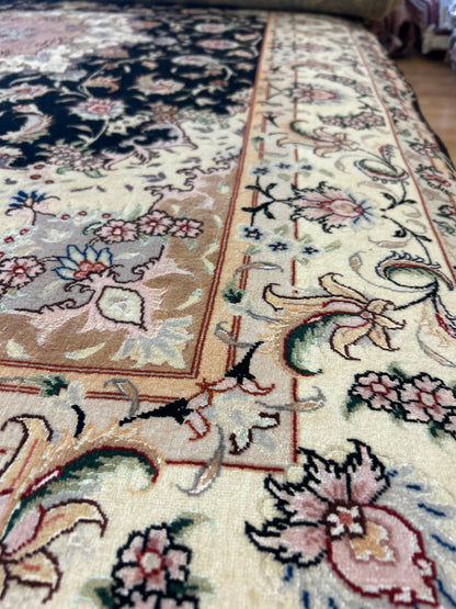 Persian Tabriz Rug with Silk, 5' x 6'8", in pink - photo 4