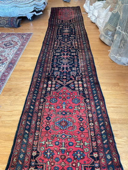 Antique Persian Kurdish Runner, 3'3" x 17'10", in ivory, navy and red - photo 4