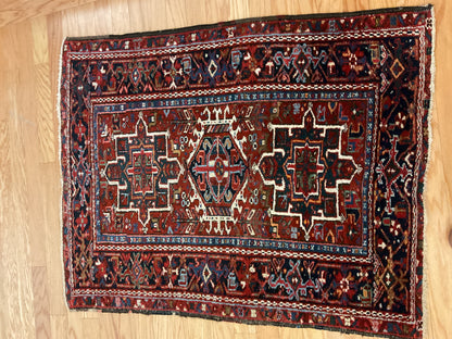 Antique Persian Karajh Rug, 3'3" x 4'9", in ivory, navy and rust - photo 4