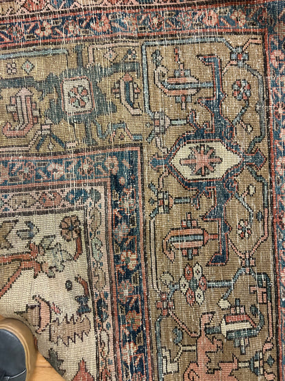 Antique Persian Serapi Rug, 8'3" x 11'4", in brick, green, ivory and navy - photo 4