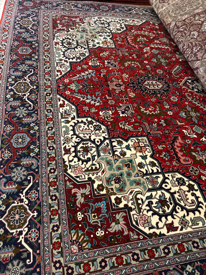 Persian Tabriz Heriz Rug, 8'2" x 11'7", in ivory, mint, navy and red - photo 2