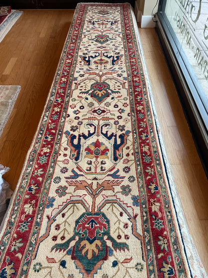 Pakistani Heriz Runner, 2'8" x 14'6", in green, ivory, navy and red - photo 2