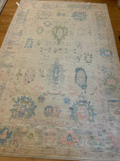 Pakistani Oushak Rug, 5'11" x 9'1", in beige, blue, green and pink - photo 4