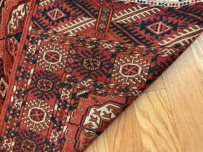 Antique Persian Turkman Rug, 3'8" x 4'6", in ivory, navy and rust - photo 3