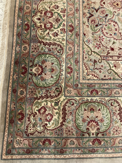 Pakistani Persian Rug, 9'1" x 12'2", in beige, grey, ivory and rose - photo 3
