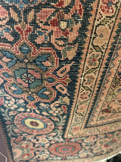 Antique Persian Sarouk Farahan Rug, 4'2" x 6'2", in ivory, navy, red and salmon - photo 3