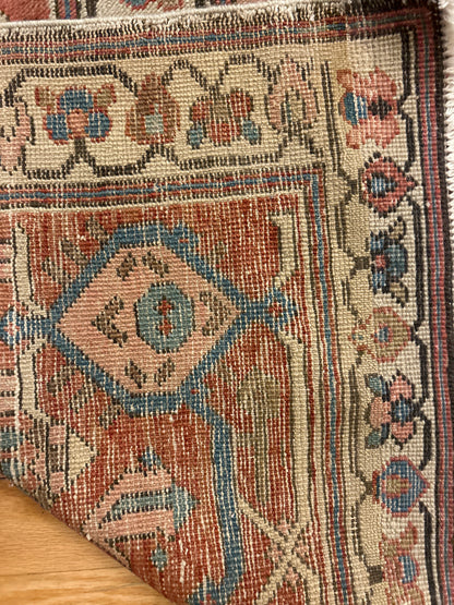Antique Persian Serapi Rug, 9'7" x 11'8", in blue, ivory, rust and salmon - photo 3