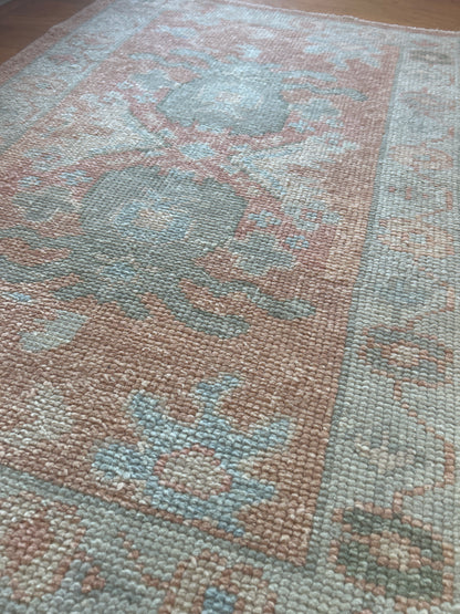 Turkish Oushak Rug, 2'5" x 3'7", in cream, peach, pink and teal - photo 2