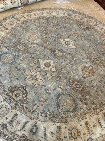Indian Karajh Rug, 9'3" x 9'2", in beige, blue, grey and ivory - photo 2