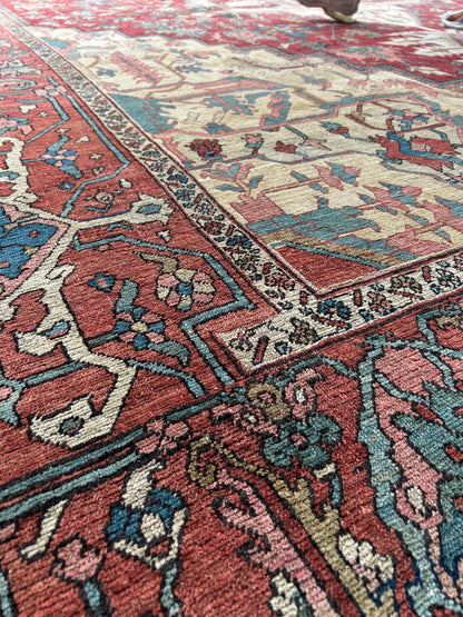 Antique Persian Serapi Rug, 13'1" x 19', in beige, red and teal - photo 5