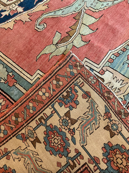 Antique Persian Serapi Rug, 9'3" x 13', in ivory, navy, salmon and teal - photo 3