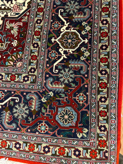 Persian Tabriz Heriz Rug, 8'2" x 11'7", in ivory, mint, navy and red - photo 3
