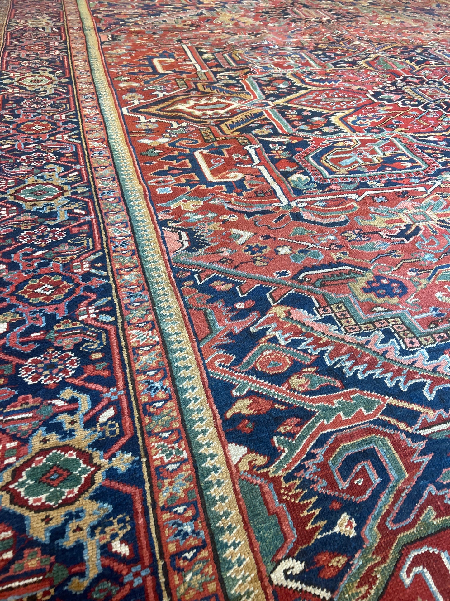 Persian Heriz - 10.5x13.3 - Z22589