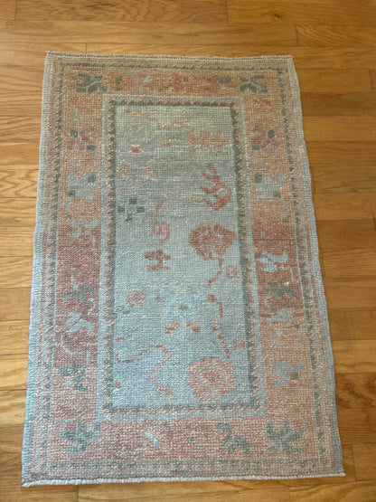 Turkish Oushak Rug, 2'3" x 3'5", in cream, peach and pink