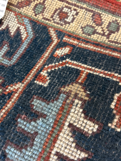Indian Heriz Serapi Rug, 8'9" x 11'9", in ivory, navy, rust and teal - photo 4