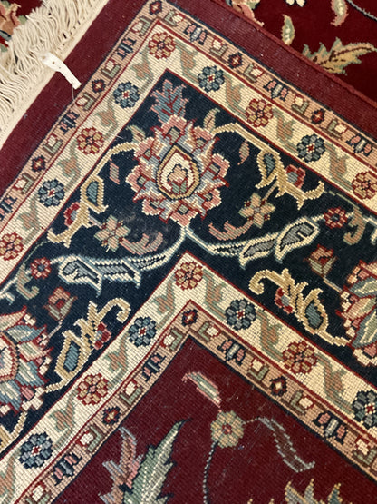 Indian Kashan Rug, 6' x 6', in burgundy, ivory and navy - photo 2