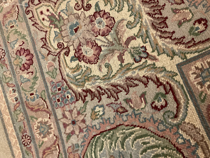 Pakistani Persian Rug, 9'1" x 12'2", in beige, grey, ivory and rose - photo 4