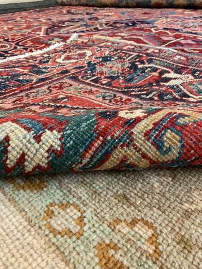 Antique Persian Heriz Rug, 8'5" x 11'8", in brick, ivory, navy and rust - photo 3
