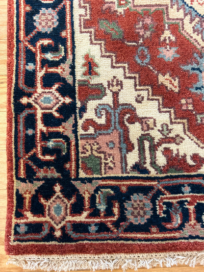 Indian Heriz Runner, 2'7" x 9'10", in ivory, navy and rust - photo 4