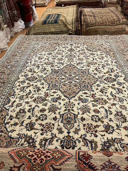 Persian Kashan Rug, 6'6" x 9'8", in beige, brown, ivory and navy - photo 4