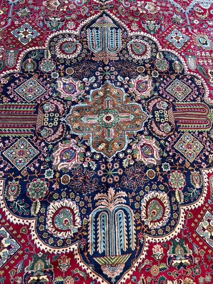Vintage Persian Tabriz Rug, 9'9" x 13'6", in ivory, navy, red and teal - photo 2