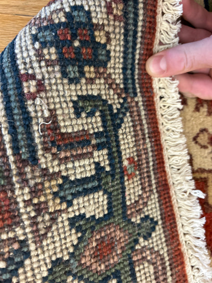 Indian Heriz Runner, 2'8" x 11'8", in ivory, navy, rust and teal - photo 3