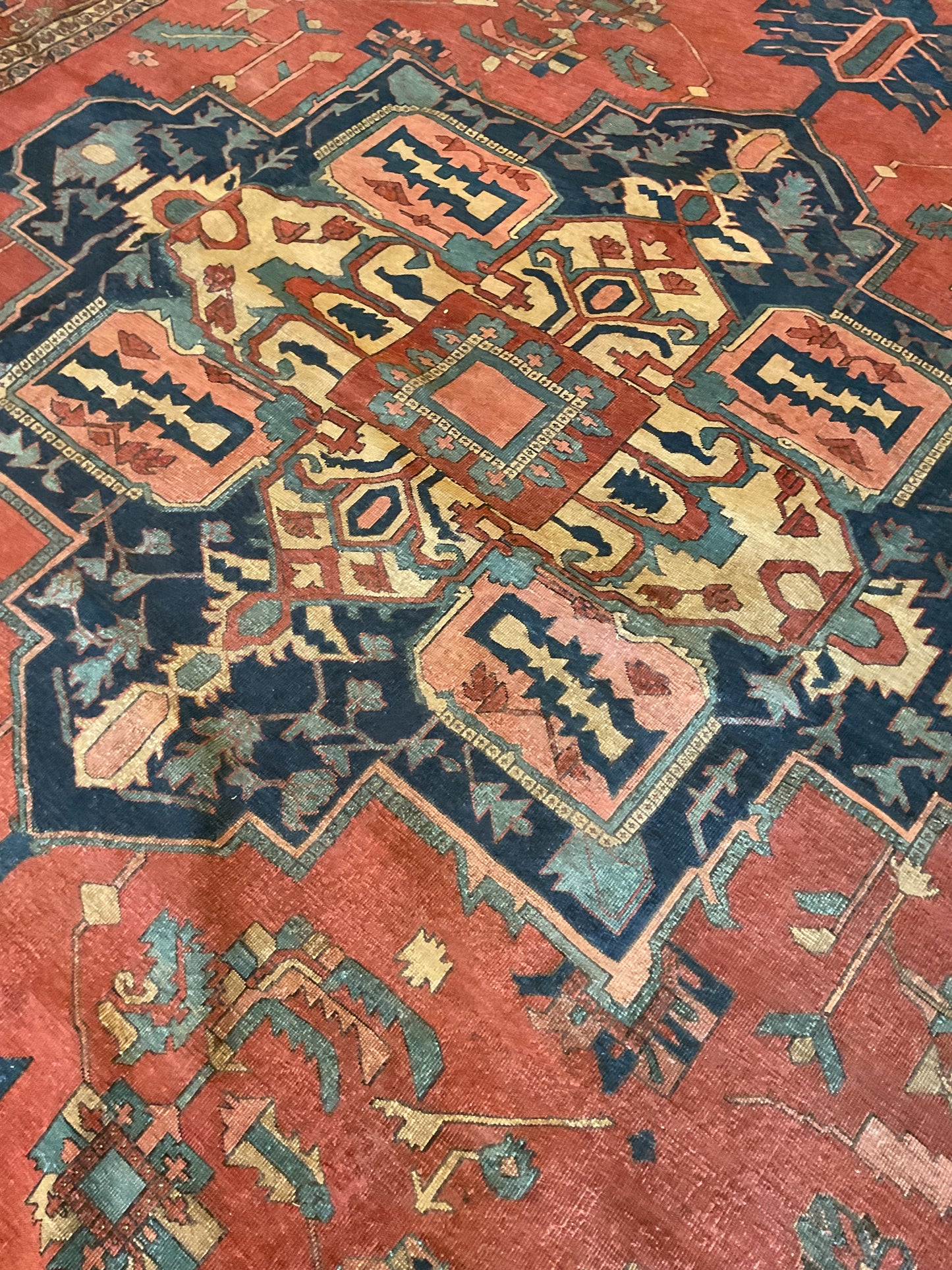 Persian Serapi - 12.8x17.7 - 666896