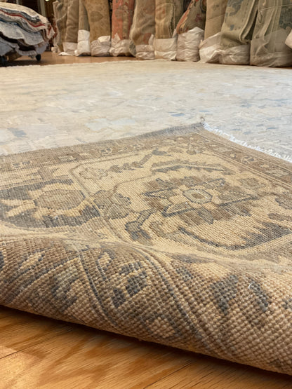Pakistani Peshawar Rug, 9'3" x 12'8", in beige, blue and grey - photo 4