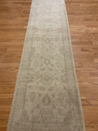 Pakistani Peshawar Runner, 2'8" x 9'5", in beige, ivory and tan - photo 2