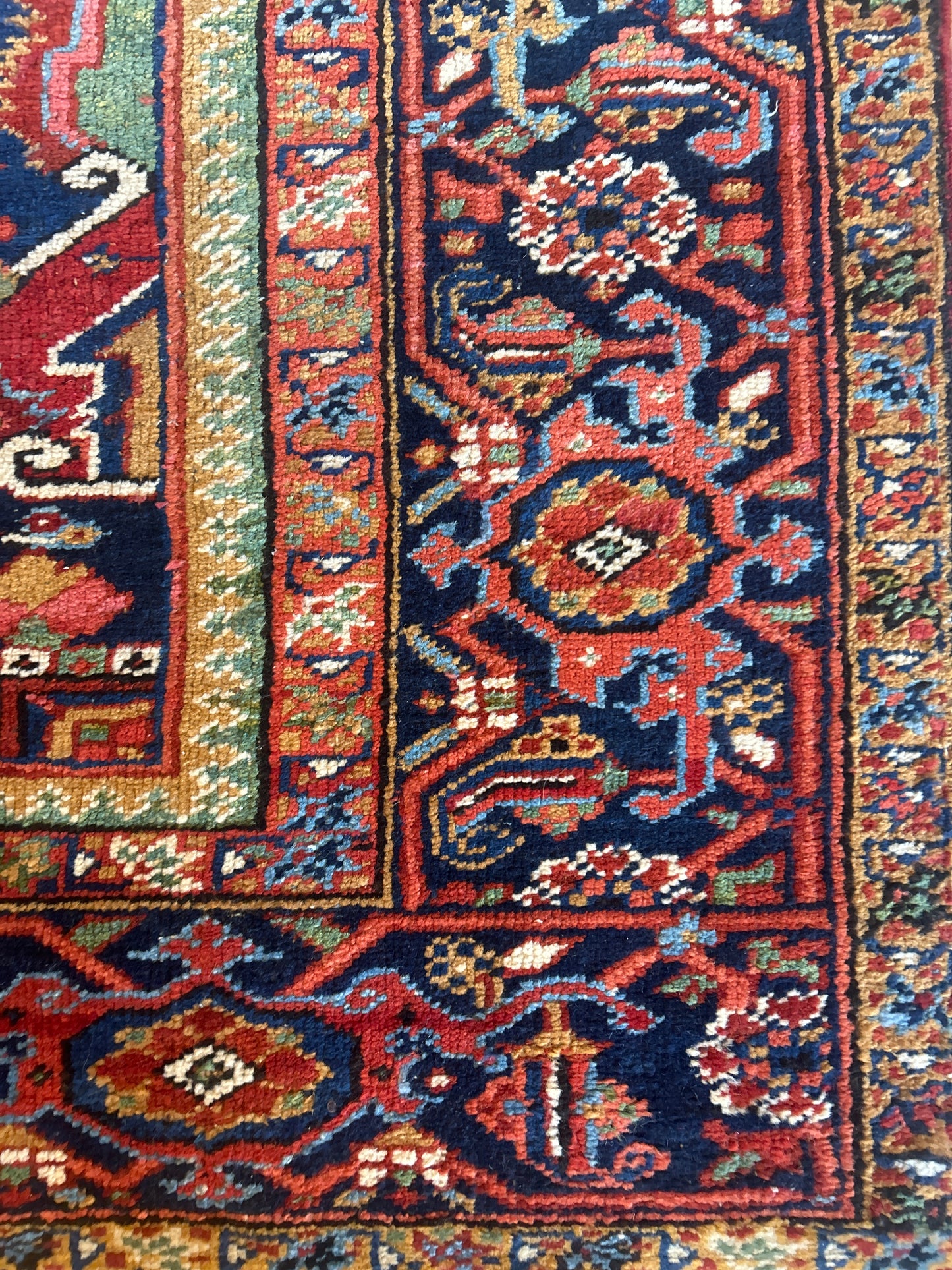 Persian Heriz - 10.5x13.3 - Z22589
