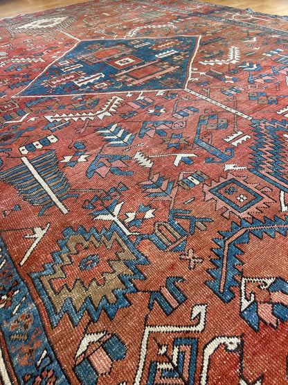 Antique Persian Serapi Rug, 9'2" x 12', in blue, ivory and rust - photo 6
