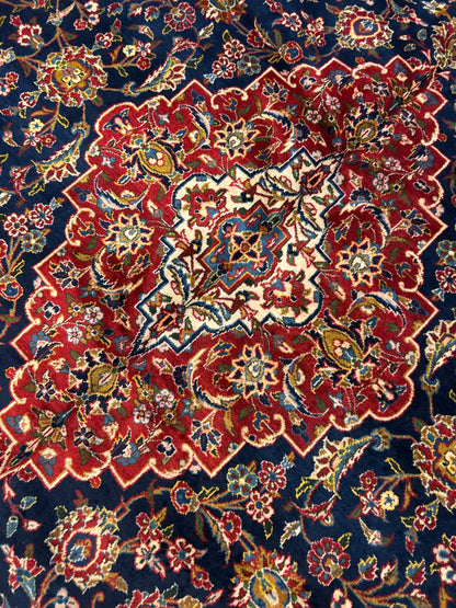Vintage Persian Kashan Rug, 9'6" x 13'3", in ivory, navy and red - photo 6