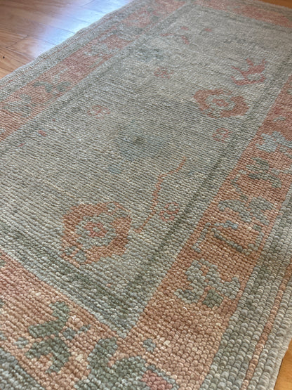 Turkish Oushak Rug, 2'3" x 3'9", in cream, peach, pink and teal - photo 2
