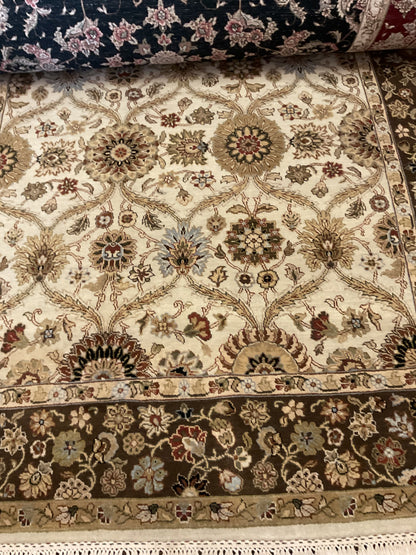 Indian Agra Jaipur Rug, 6' x 9', in beige, brown, gold and ivory - photo 2