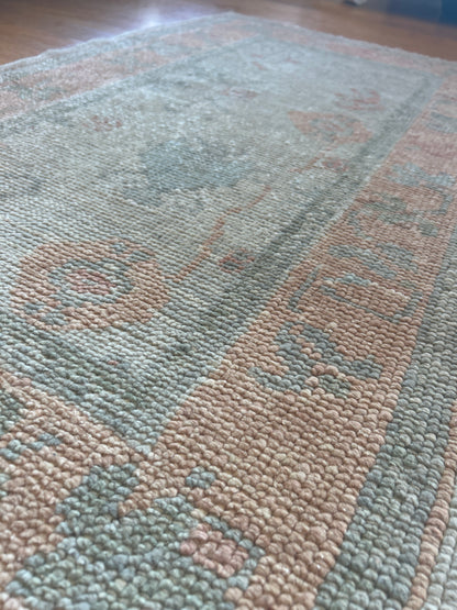 Turkish Oushak Rug, 2'3" x 3'8", in cream, peach, pink and teal - photo 2
