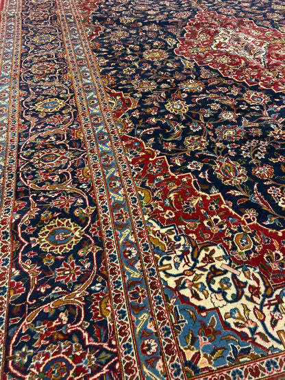 Vintage Persian Kashan Rug, 9'6" x 13'3", in ivory, navy and red - photo 5