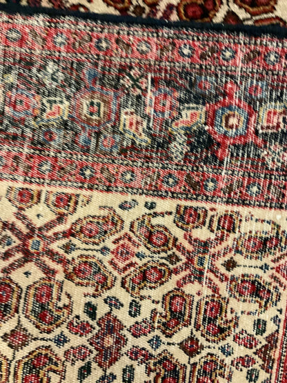 Antique Persian Senneh Rug, 3'7" x 4'11", in ivory, navy, red and rust - photo 3