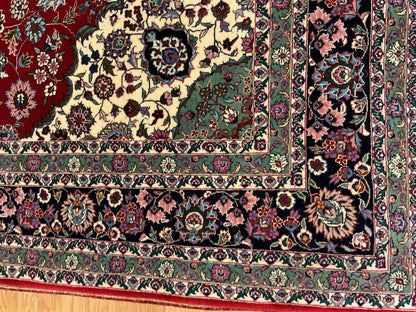 Sino Tabriz Rug, 6' x 9', in green, ivory, navy and red - photo 3