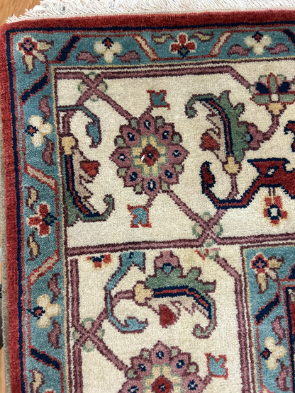 Indian Heriz Rug, 8'11" x 11'11", in ivory, navy, red and teal - photo 3