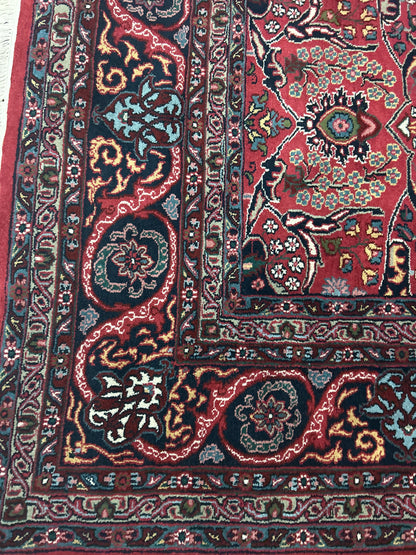 Indian Bidjar Rug, 8'3" x 11'6", in ivory, navy and red - photo 3